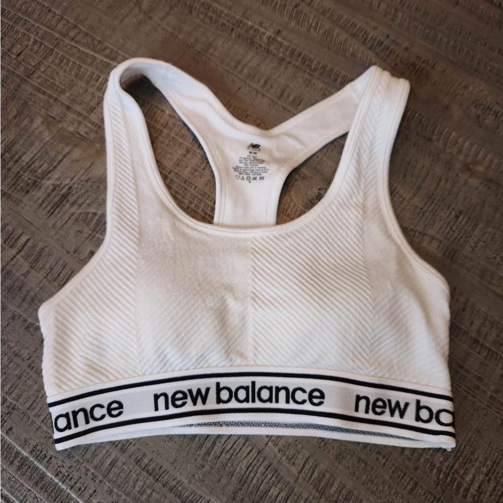 New balance white sports bra size medium